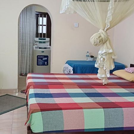 Twin Palms Hotel Mirissa Ngoại thất bức ảnh