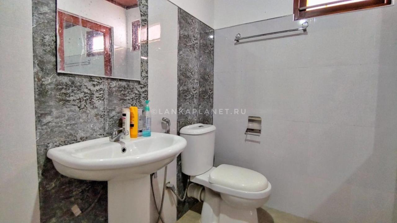 Twin Palms Hotel Mirissa Ngoại thất bức ảnh