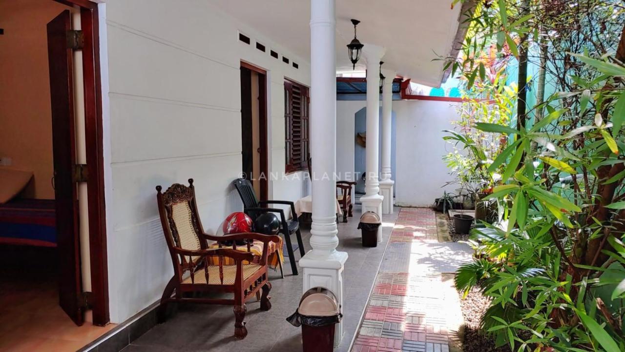 Twin Palms Hotel Mirissa Ngoại thất bức ảnh