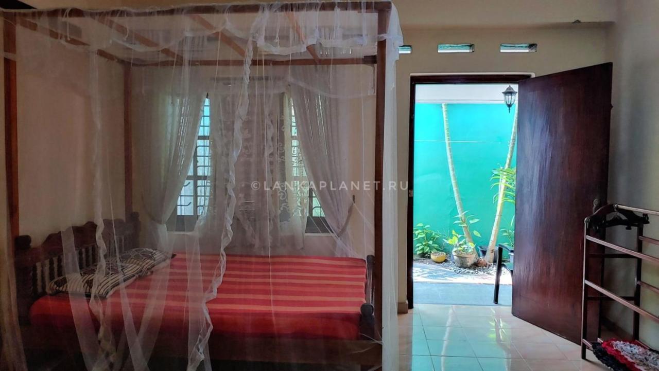 Twin Palms Hotel Mirissa Ngoại thất bức ảnh