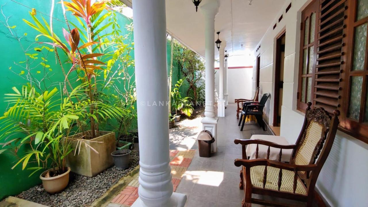 Twin Palms Hotel Mirissa Ngoại thất bức ảnh