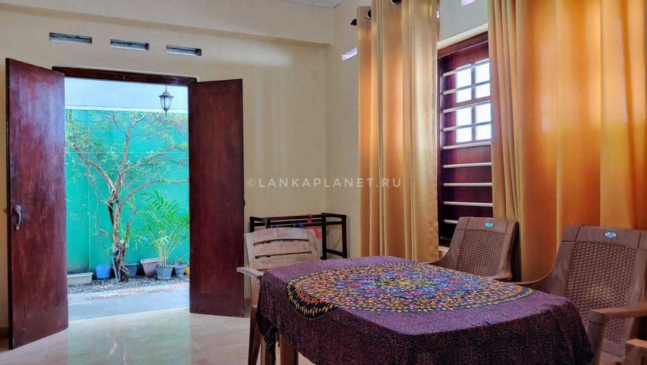 Twin Palms Hotel Mirissa Ngoại thất bức ảnh