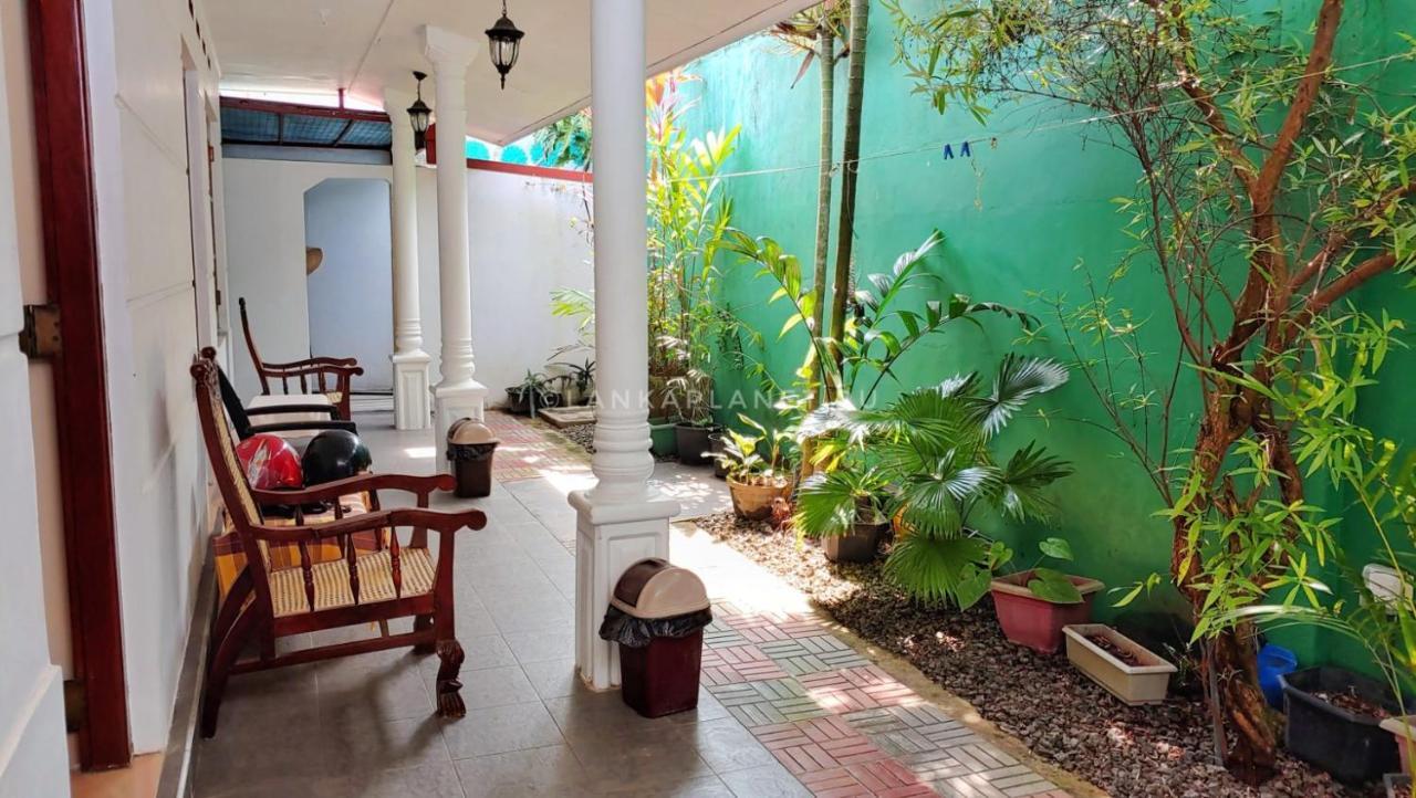 Twin Palms Hotel Mirissa Ngoại thất bức ảnh