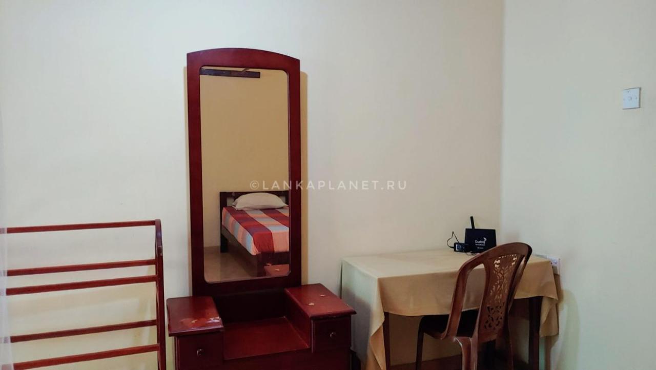 Twin Palms Hotel Mirissa Ngoại thất bức ảnh