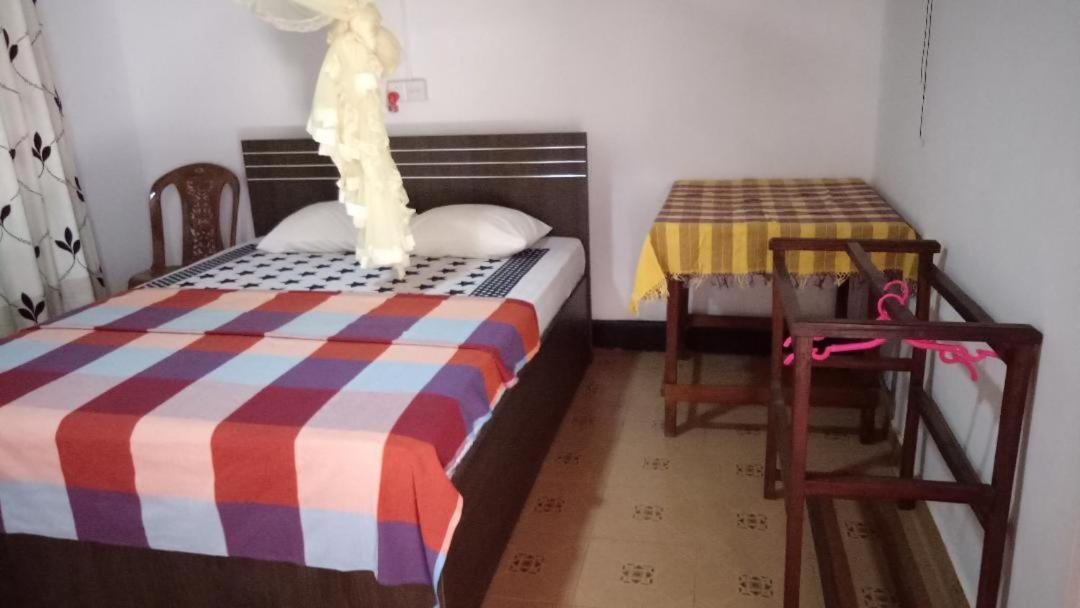 Twin Palms Hotel Mirissa Ngoại thất bức ảnh