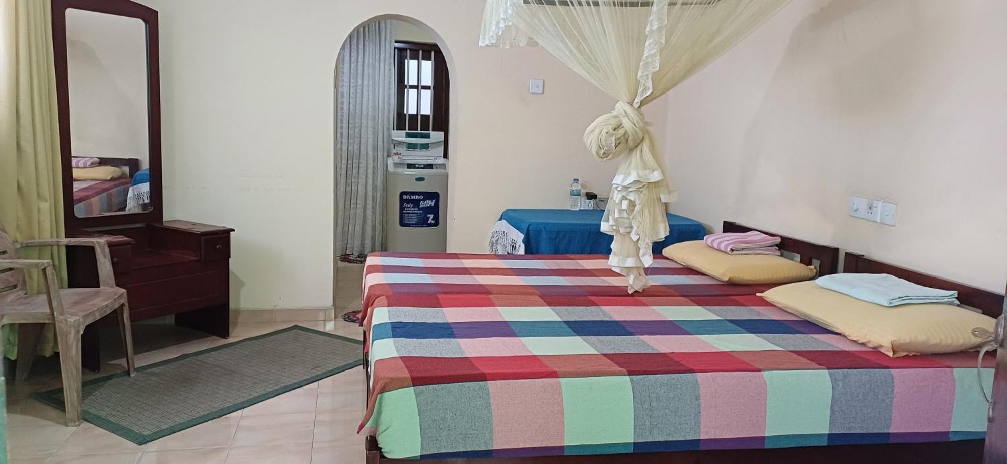 Twin Palms Hotel Mirissa Ngoại thất bức ảnh
