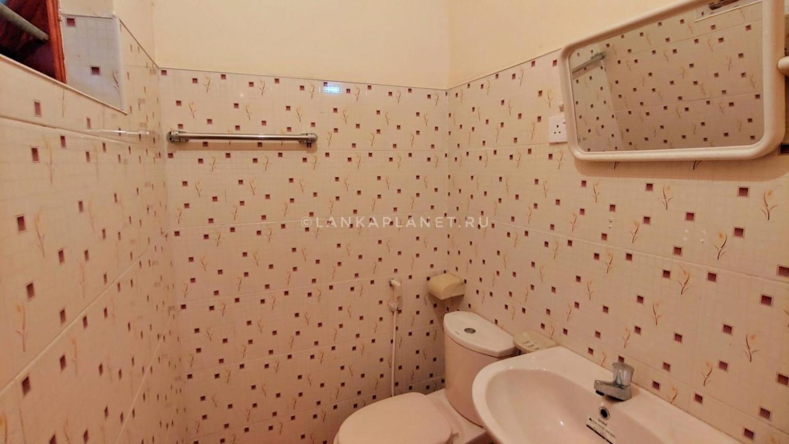 Twin Palms Hotel Mirissa Ngoại thất bức ảnh