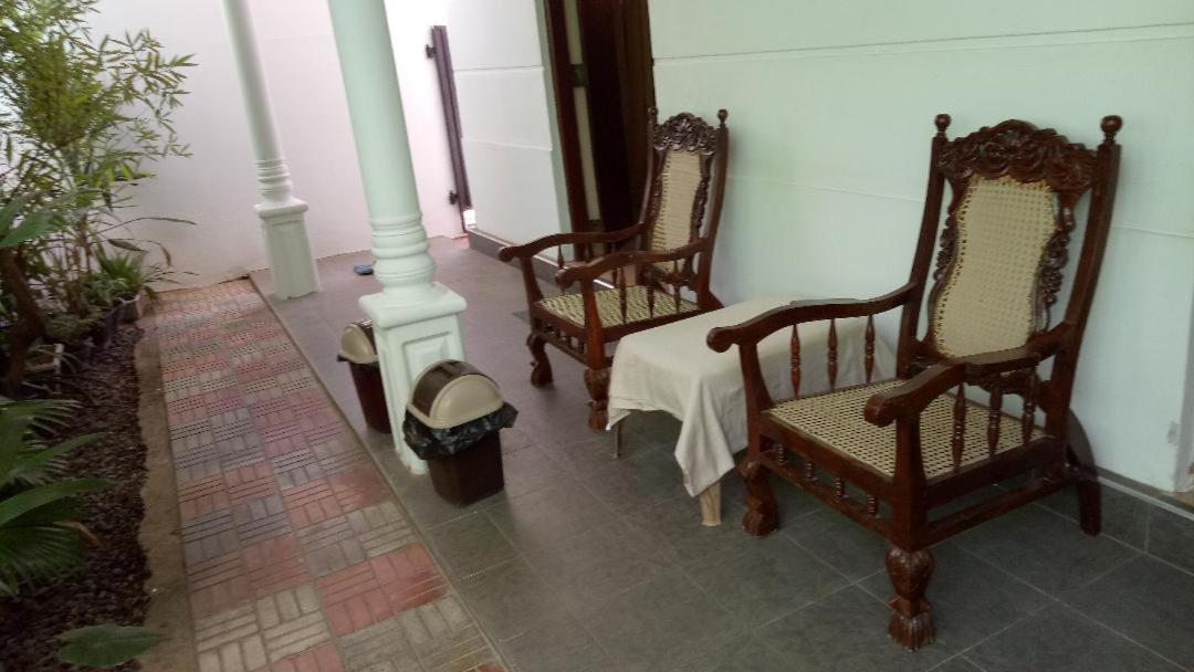 Twin Palms Hotel Mirissa Ngoại thất bức ảnh